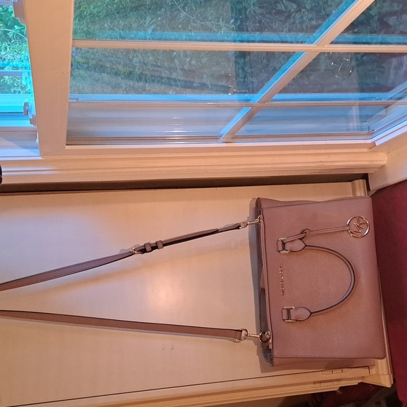 Michael Kors Soft Fawn Pink  Sachel/Crossbody NEW - Picture 5 of 16